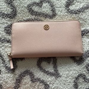 Authentic Tory Burch wallet in pink